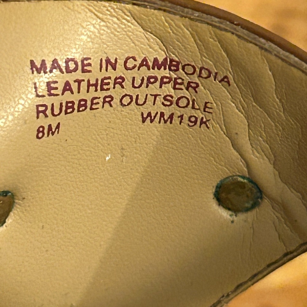 Michael Kors MK Plate Marlena Leather Upper Thong Sandals - Picture 9 of 11